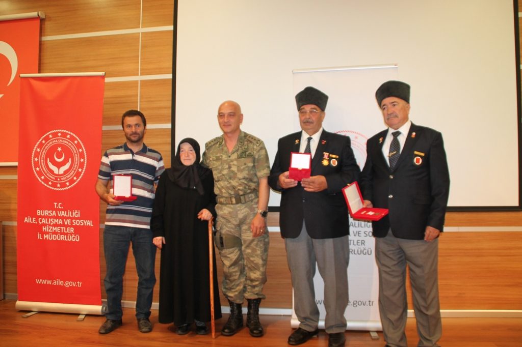 Gemlik Muharip Gazilere Kıbrıs'tan Madalya ve Berat