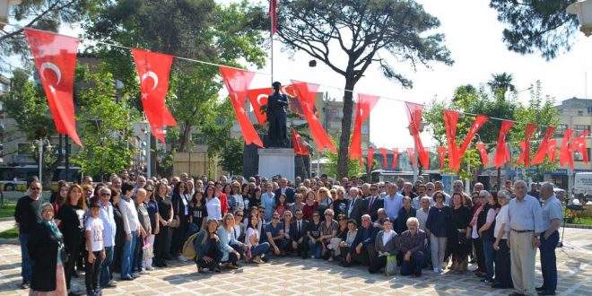 CHP; “Cumhuriyet gençlerin omuzlarında yükselecek”