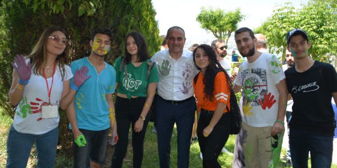 Gemlik sahili renklendi