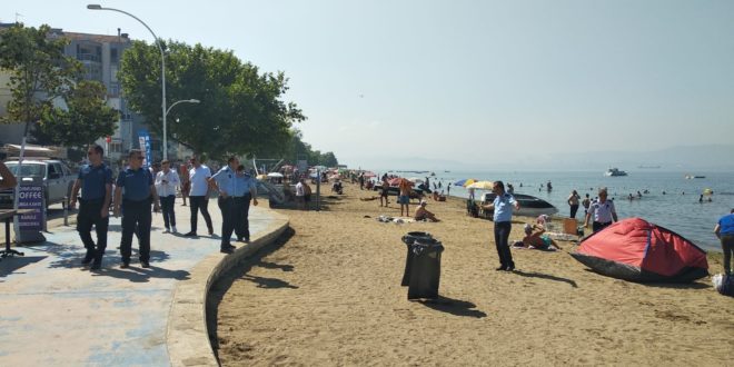 Gemlik Belediyesi sahillerde düzeni sağlıyor