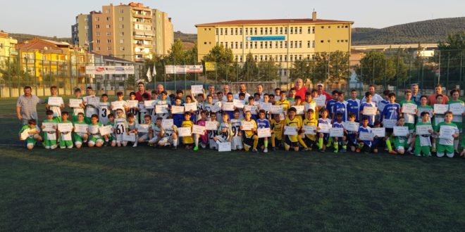 Gemlik U12 sporcuları  sertifikalarını aldı