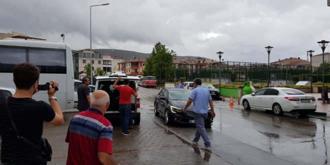 Gemlik'te izinsiz eyleme 8 gözaltı