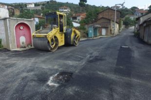 Karacaali yolları belediye ile güzelleşiyor
