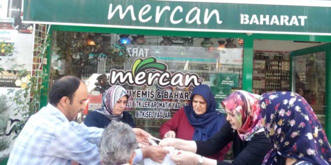 Mercan Baharat Aşure Geleneğine Ara Vermiyor