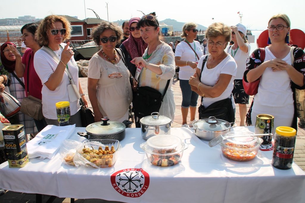 Zeytinyağlı Yemek Yarışmasında Büyük Rekabet