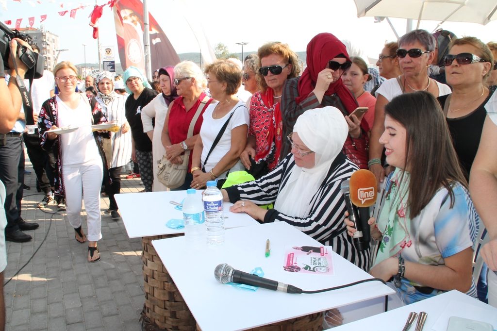 Zeytinyağlı Yemek Yarışmasında Büyük Rekabet