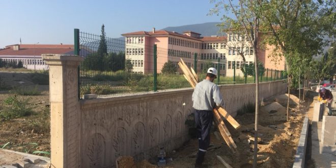 Milli Eğitim ve Körfez Ortaokulu’nda çevre düzenlemesi