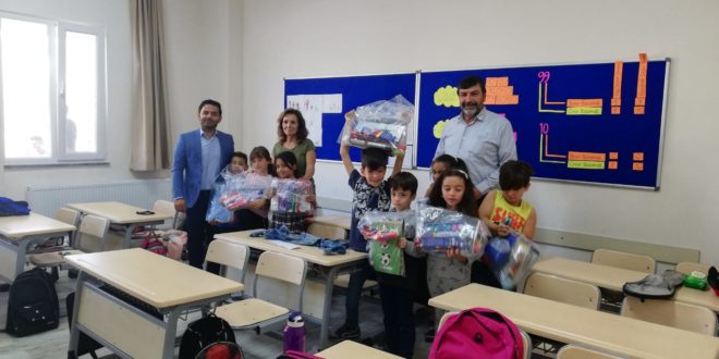 Kültür Koleji Öğrencilerine kırtasiye malzemeleri dağıtıldı