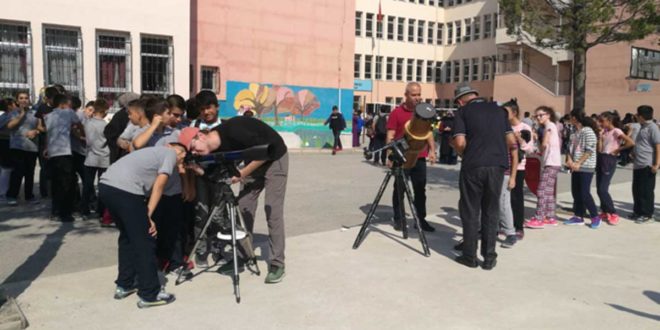 Şehit Esat Akbaba Ortaokulunda meslek tanıtım günleri