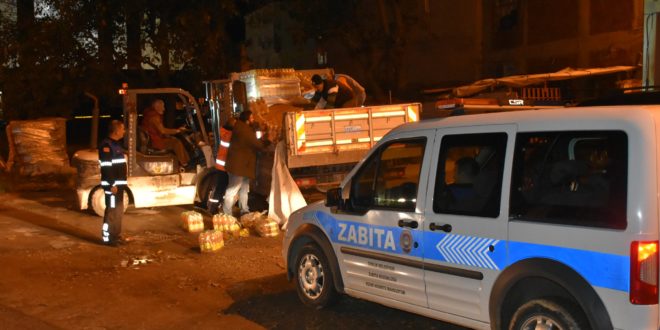 Tarihi Geçmiş İçecekler Boş Arazide Bulundu