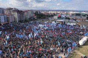 Türk Metal Sendikası Bursa Mitingi'nde binlerce işçi buluştu
