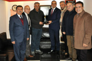 GTSO yönetimi Rifat Minare firmasına Onur Plaketi verdi