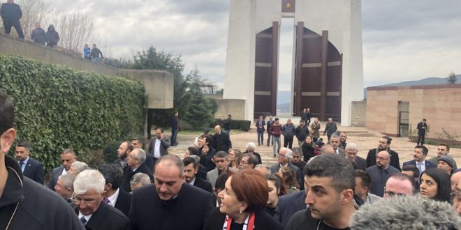 Akşener Gemlik'ten Geçti