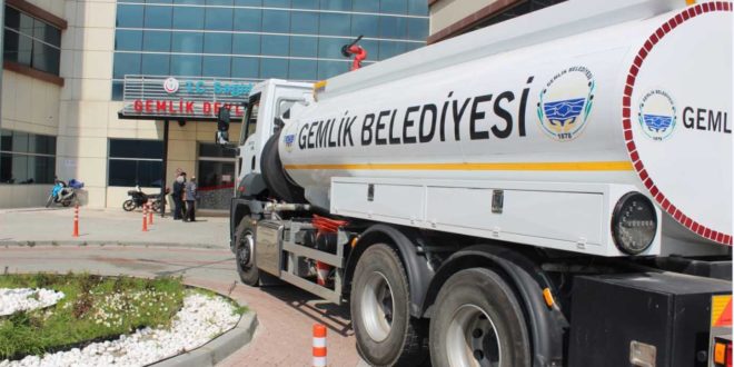 Gemlik Belediyesi’nden kurumlara dezenfeksiyon desteği