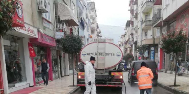 Caddelerde Dezenfekte Çalışması Başladı