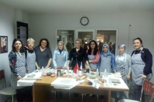 Fabrika Çalışanı 6 kadına sanat eğitimi