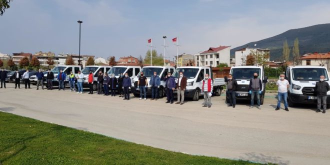 BURSA BÜYÜKŞEHİR BELEDİYESİ GEMLİK’TE İHTİYAÇ SAHİPLERİNE SEBZE-MEYVE VE ERZAK DAĞITIMINI SÜRDÜYOR