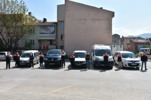 Gemlik Belediyesi’nden bin aileye erzak desteği