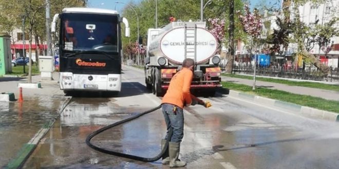 Gemlik Belediyesi’nden hafta sonu mesaisi