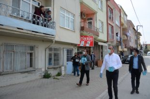 Gemlik Belediyesi’nden maske dağıtımı sürüyor