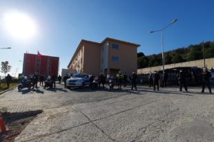 Polis Gününde 30 Metrelik Göndere Bayrak Çekildi