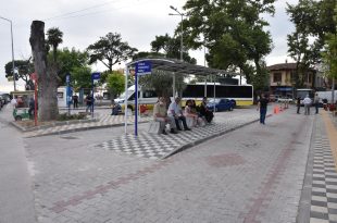Otobüs durakları yenilendi