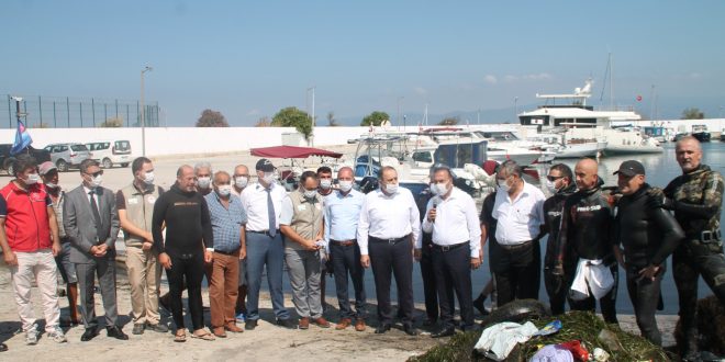 Barınak Temizliğinde Denizden Onlarca Lastik Çıktı
