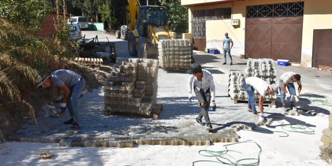 İki mahallede taş parke çalışması