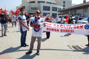 Sağlık Çalışanları Haklarını İstedi