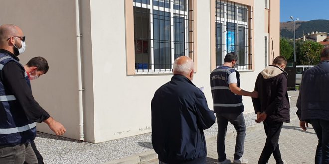 Gemlik'te 9 Ayrı Adresten Hırsızlık Yapan İki Kişi Polisten Kaçamadı