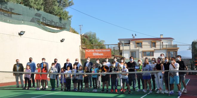Gemlik'te Tenis Turnuvası