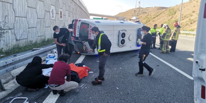 GEMLİK OTOYOLDA AMBULANS ÜST GEÇİTTEN UÇTU