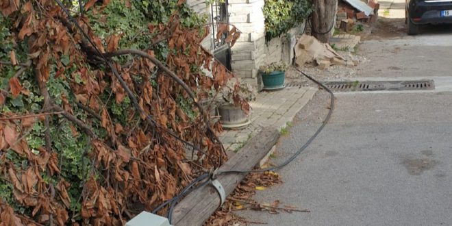 Umurbey’de iletişim hatları ilgi bekliyor