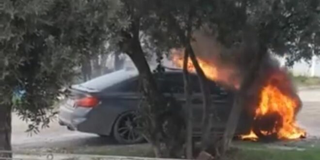 Gemlik Kurşunlu mahallesinde lüks otomobil alev alev yandı