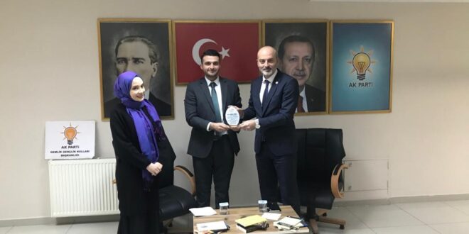Işık AK Gençlikle Sosyal Medya'da Buluştu