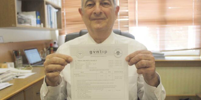 Korona aşısı olan anabilim başkanı antikor sonuçlarını paylaştı, gören sıraya girdi