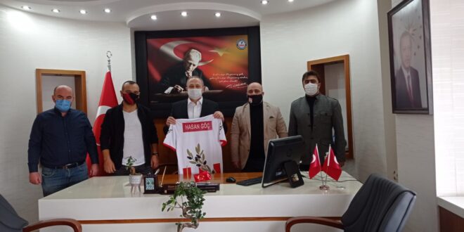 Gemlikspor'un Özel Formaları Sahnede
