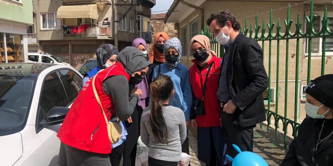 Gönüllü Gençlerden Yetim Çocuklara Ziyaret