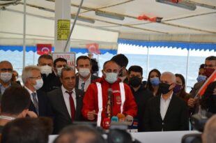 Belediye başkanları denize açılıp kirliliği inceledi