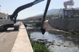 Karsak deresinde temizlik çalışmaları yeniden başladı