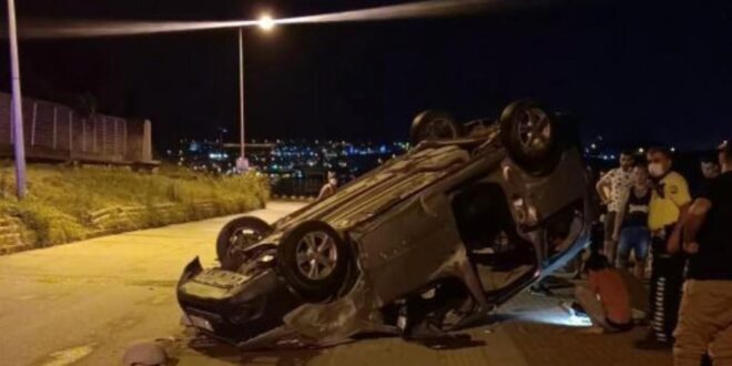 Gemlik Sahil Yolunda bir araç takla attı…