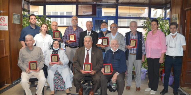 ESNAF KEFALETTEN, EMEKTAR ORTAKLARINA PLAKET