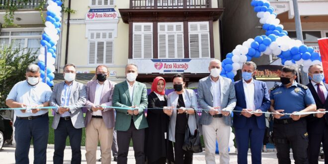 Tarihi yalı Ana Kucağı olarak hizmette