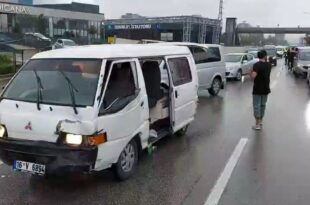 Gemlik'ten çaldığı araçla polislerden kaçan şüpheli Bursa'da 5 araca çarparak durabildi
