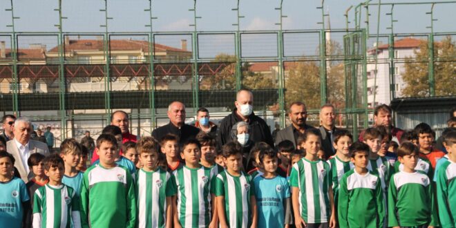 ÖZGÜR AKSOY FUTBOL TURNUVASI BAŞLADI