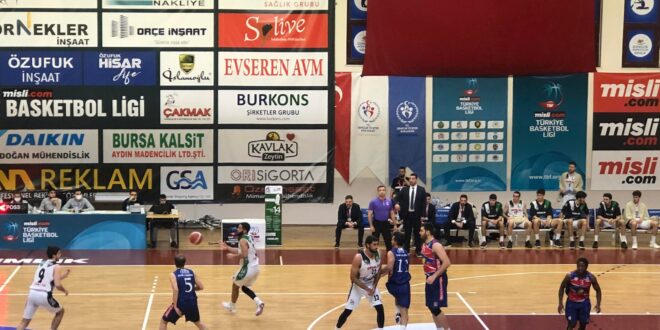 Akran Gemlik Basket evinde farklı galip