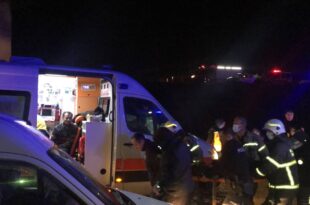 Gemlik’te fabrika servisi köprü inşaatına uçtu, 5 yaralı