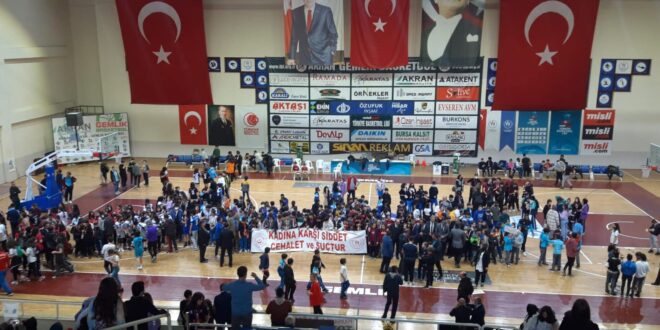 Gemlik'te 860 sporcu 7 branşta yarıştı