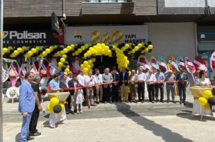 B ve D Yapı Market Hizmete Açıldı