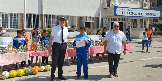 Gemlik Belediyesi Temizlik İşleri Müdürlüğünden Dünya Çevre Etkinliği